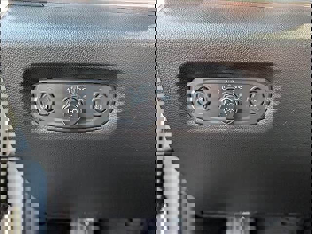 Used 2020 Chevrolet Traverse LT w/ LT Premium Package image 15