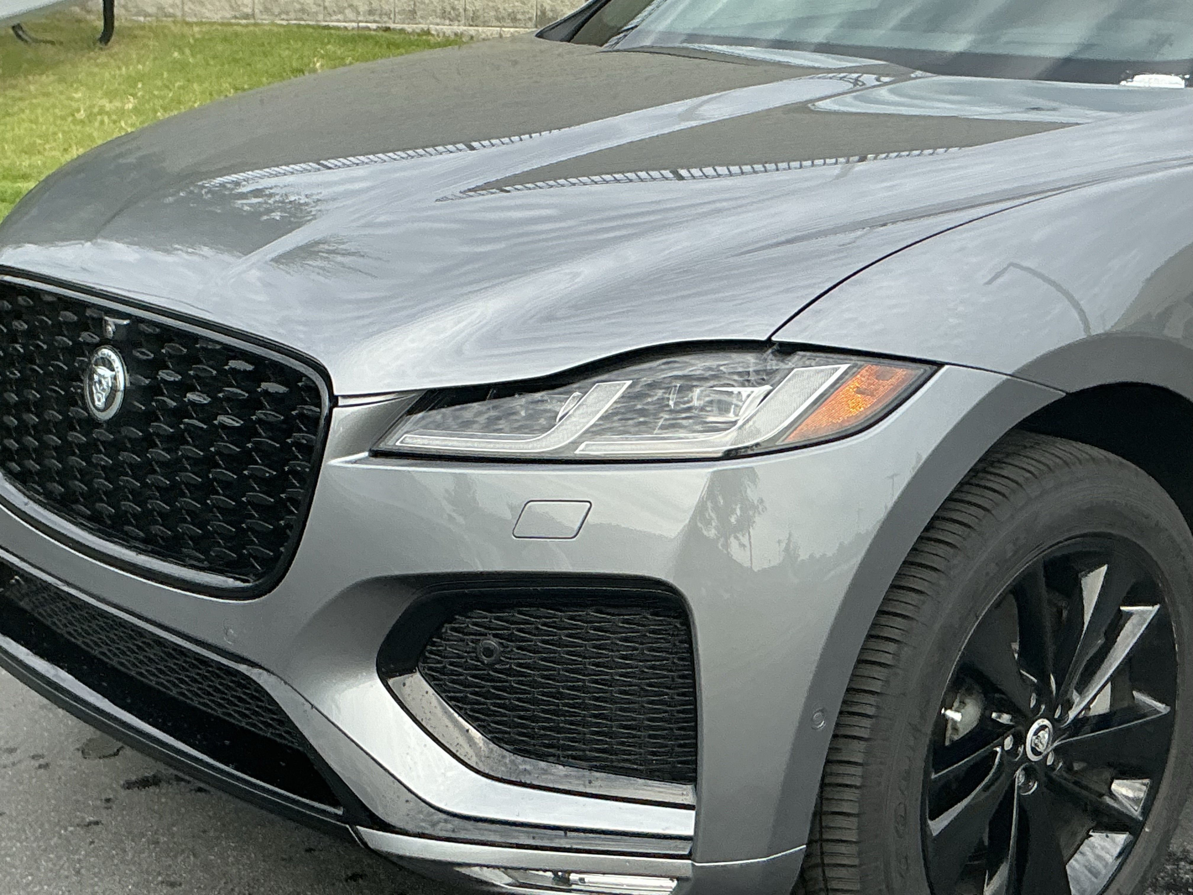 Certified 2026 Jaguar F-PACE R-Dynamic S AWD/4WD image 12