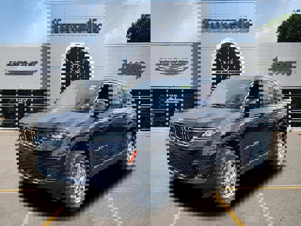 New 2025 Jeep Grand Cherokee Laredo X w/ Luxury Tech Group I image 1