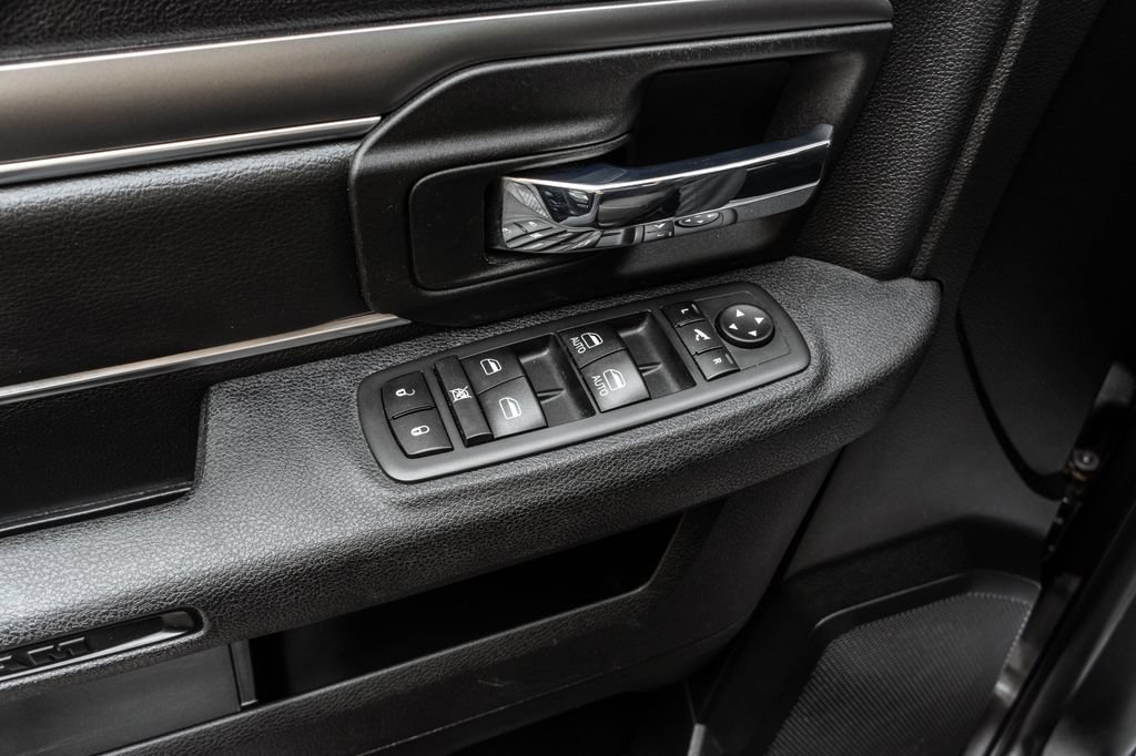 Used 2021 RAM 1500 Warlock AWD/4WD image 16