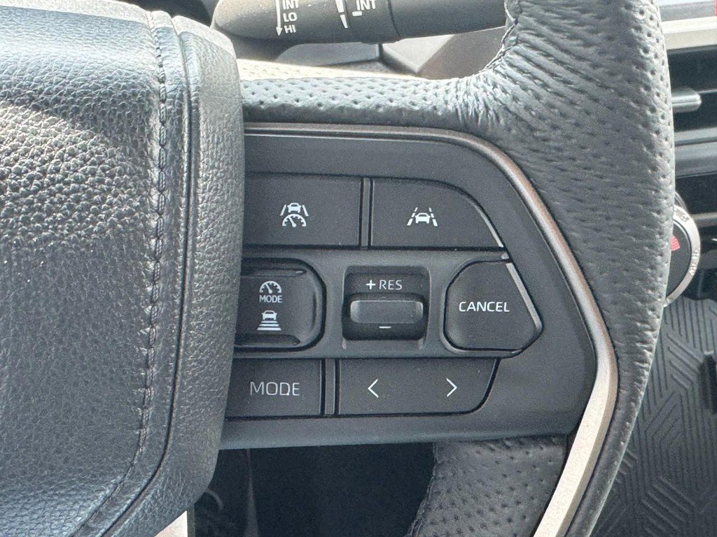 Certified 2025 Toyota Tacoma TRD Off-Road AWD/4WD image 18