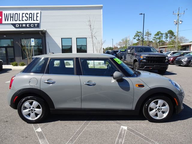 Used 2019 MINI Cooper 4-Door Hardtop w/ Signature Upholstery Package image 3