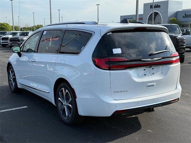 New 2026 Chrysler Pacifica Pinnacle image 5