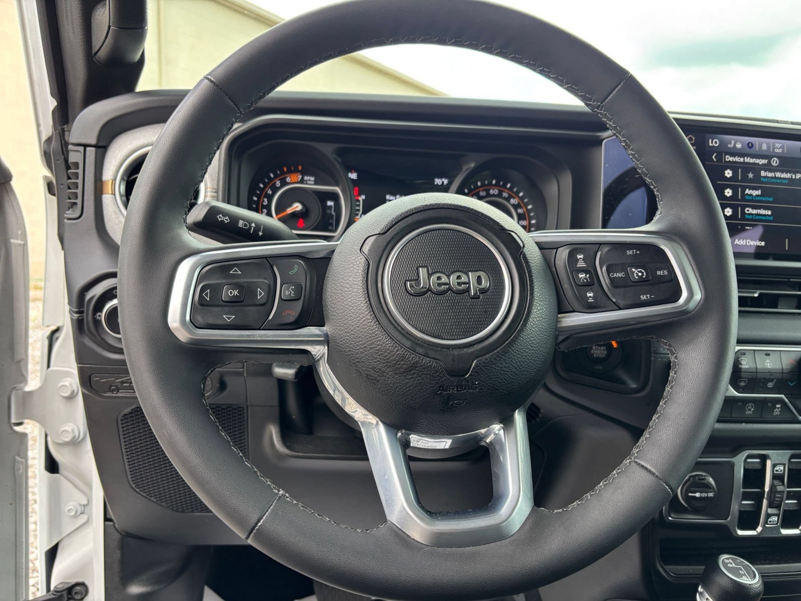 Used 2025 Jeep Wrangler Unlimited Sahara AWD/4WD image 29