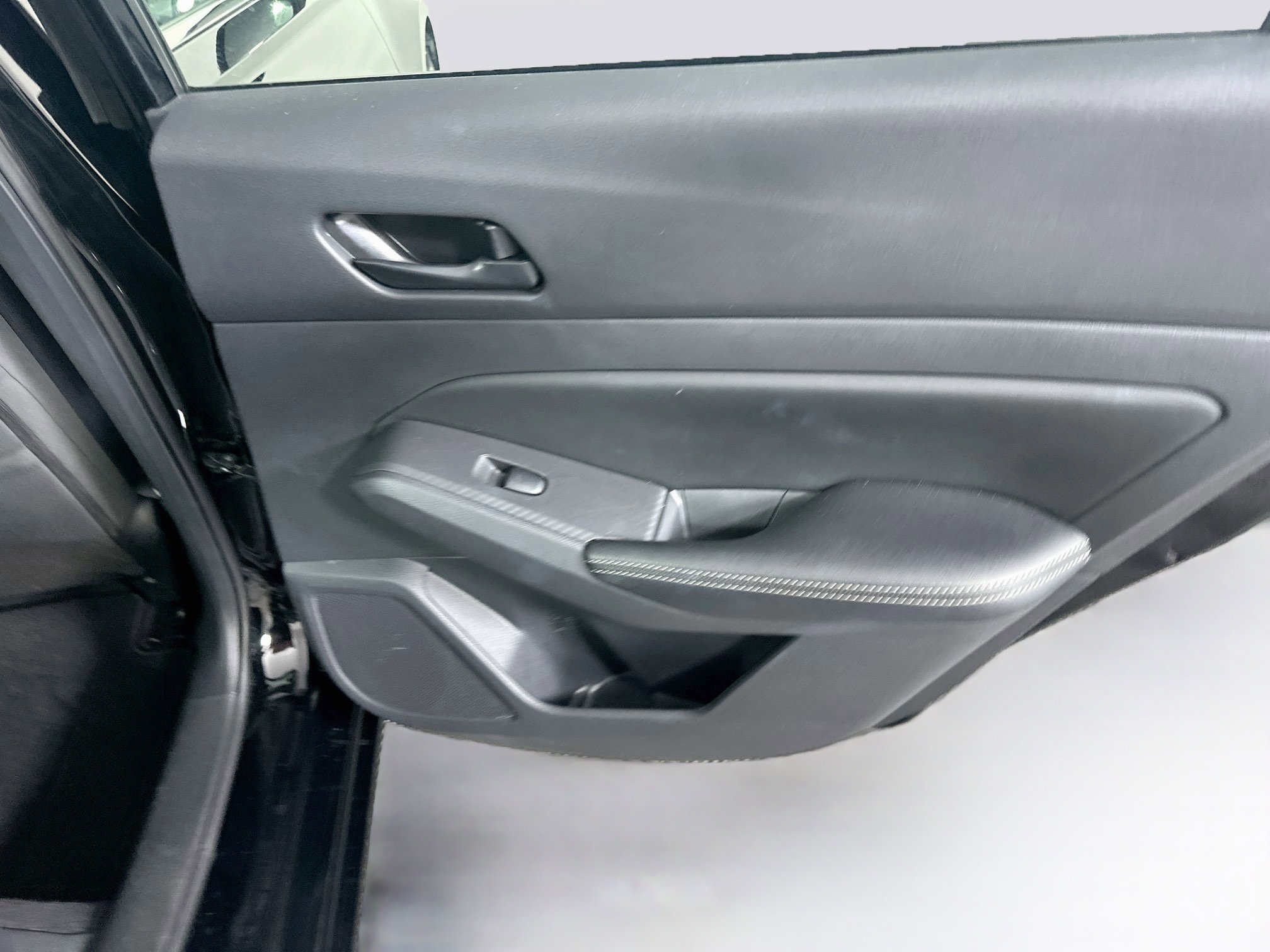Used 2025 Nissan Altima 2.5 SV FWD image 28
