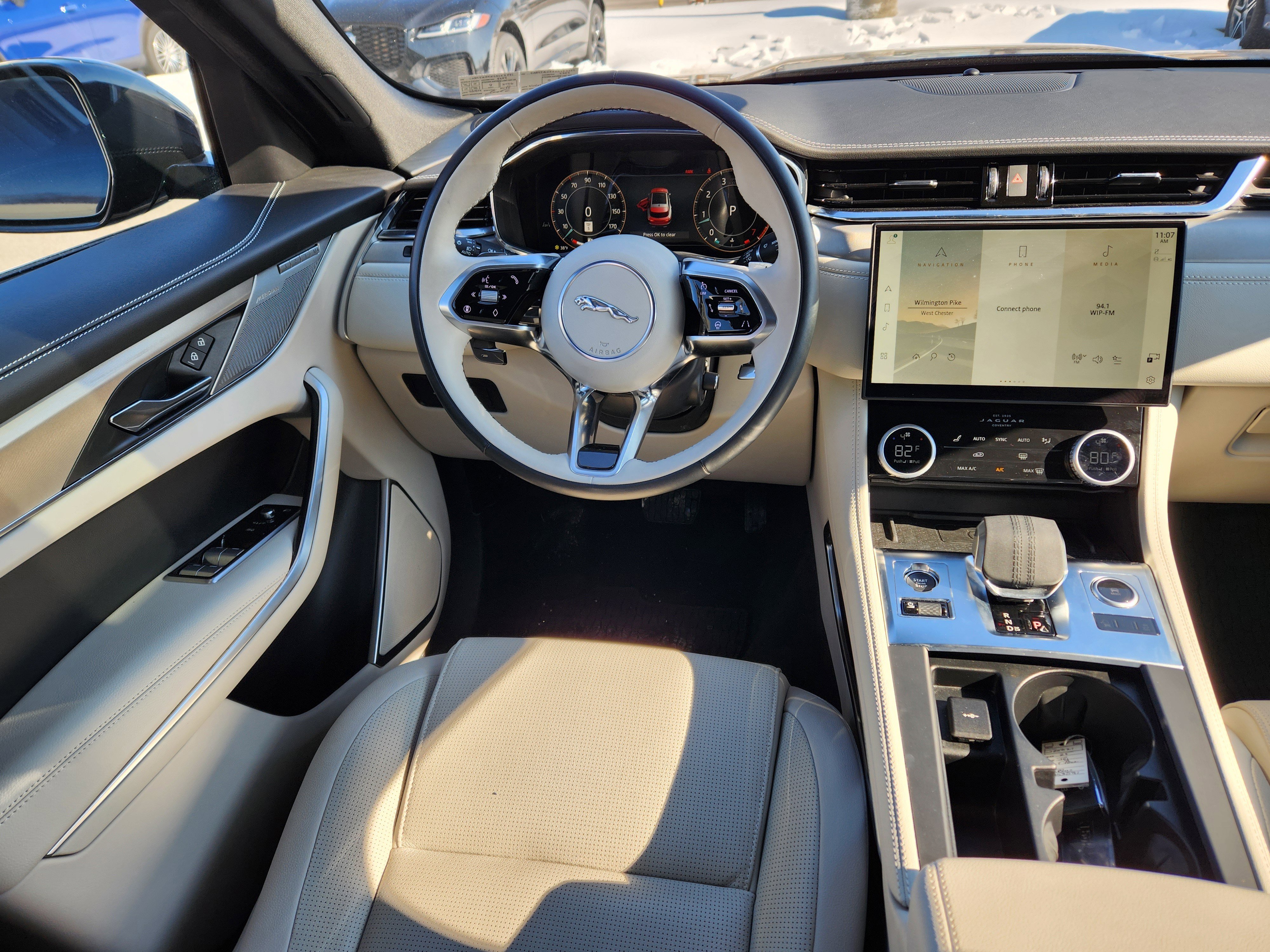 Certified 2025 Jaguar F-PACE R-Dynamic S image 13