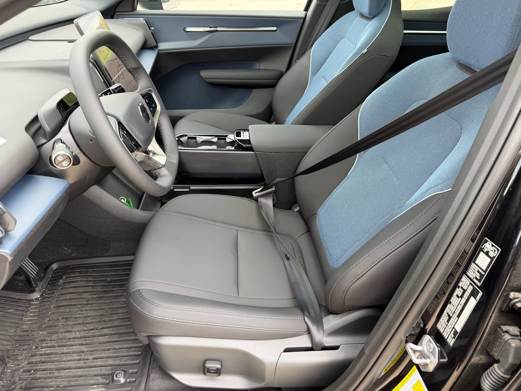 New 2026 Volvo EX30 Plus w/ Protection Package Premier AWD/4WD image 17