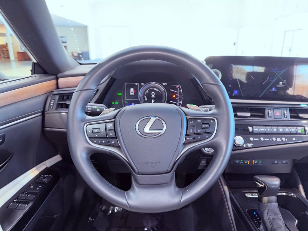 Certified 2025 Lexus ES 300h F Sport image 18