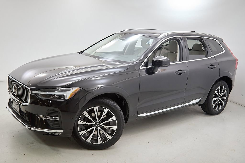 Certified 2023 Volvo XC60 B5 Plus w/ Climate Package image 3