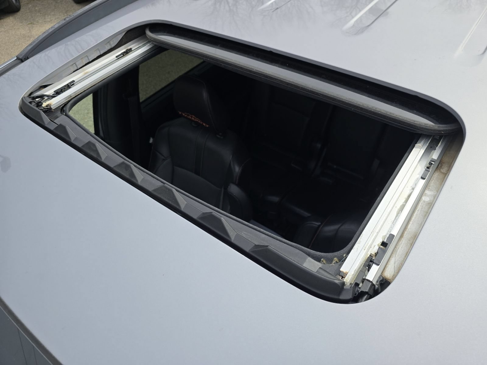Used 2022 Honda Pilot TrailSport image 3