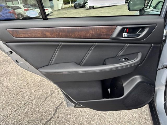 Used 2019 Subaru Outback 3.6R Limited AWD/4WD image 12