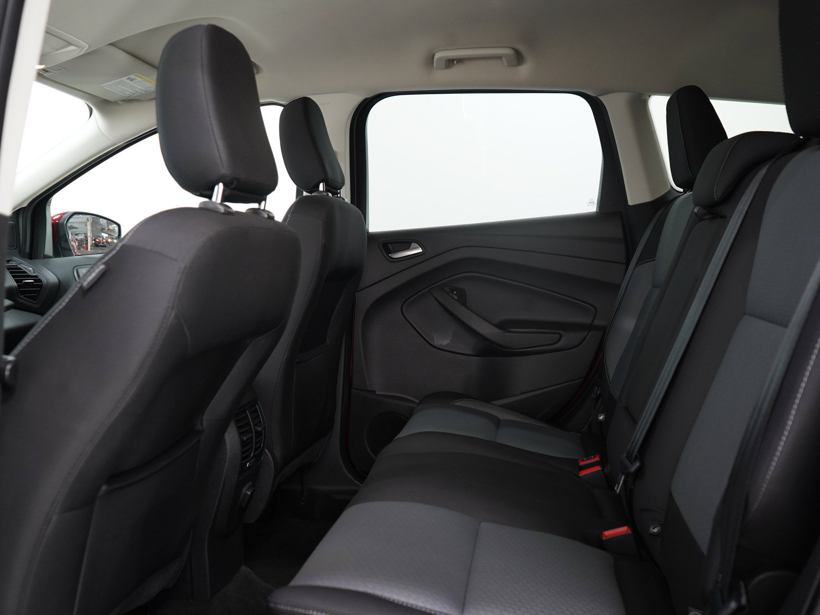 Used 2018 Ford Escape SE w/ SE Sync 3 Package AWD/4WD image 19