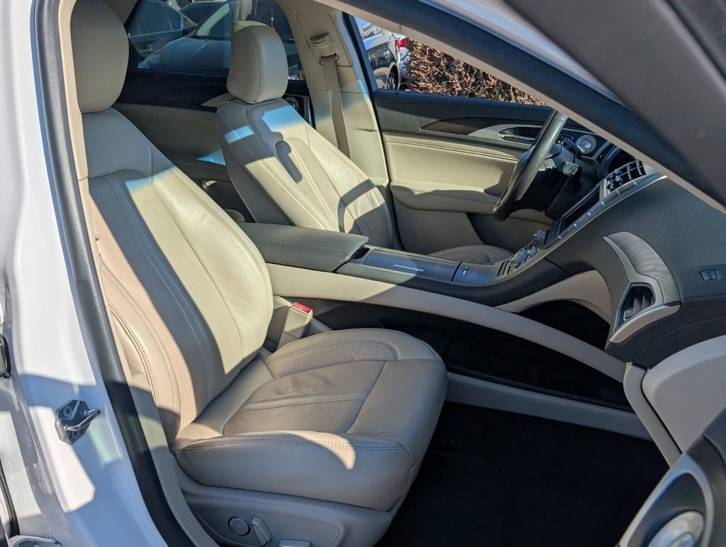 Used 2020 Lincoln MKZ Reserve w/ Luxury Package image 19