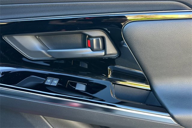 Used 2023 Subaru Solterra Limited image 20