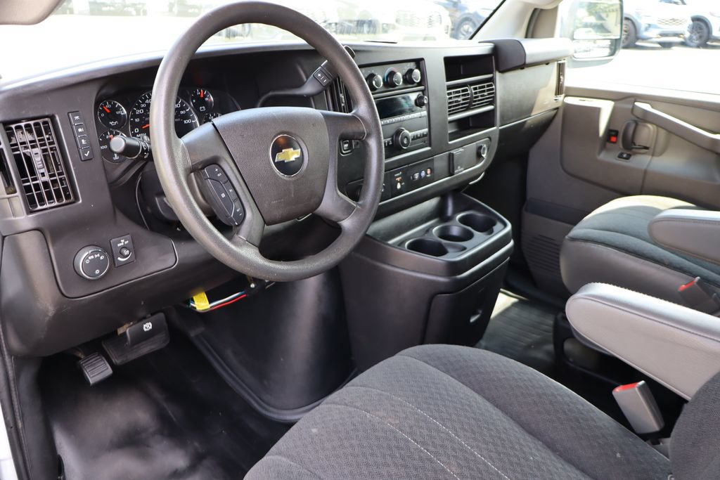 Used 2021 Chevrolet Express 2500 w/ Driver Convenience Package RWD image 5