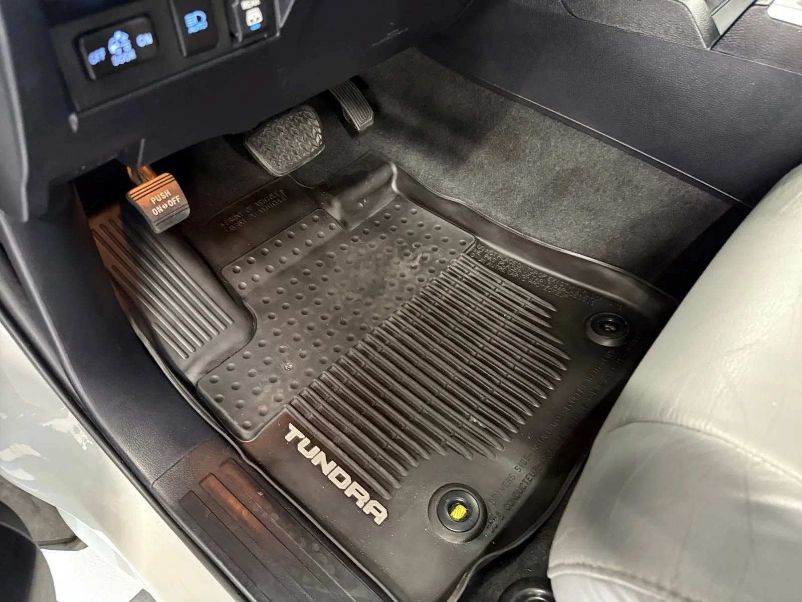 Used 2019 Toyota Tundra Limited AWD/4WD image 28