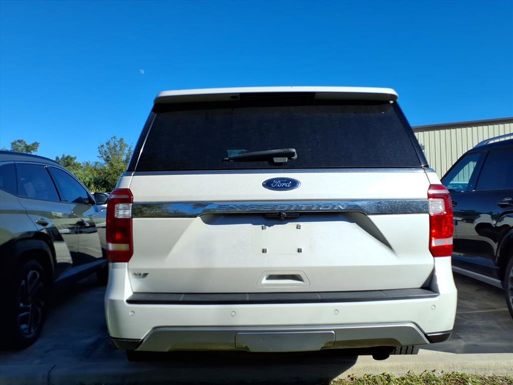 Used 2018 Ford Expedition XLT w/ Equipment Group 202A image 5
