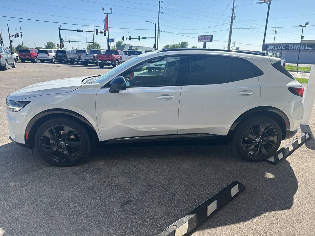 Used 2023 Buick Envision Essence w/ Technology Package I AWD/4WD image 3