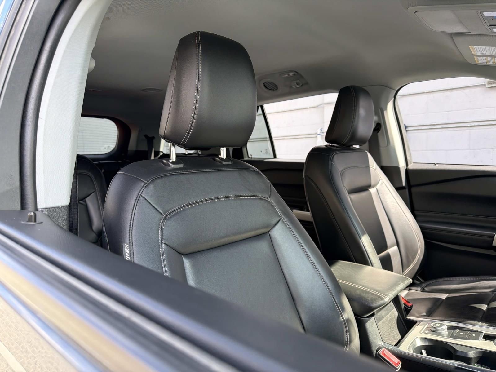 Used 2022 Ford Explorer XLT w/ Equipment Group 202A image 8