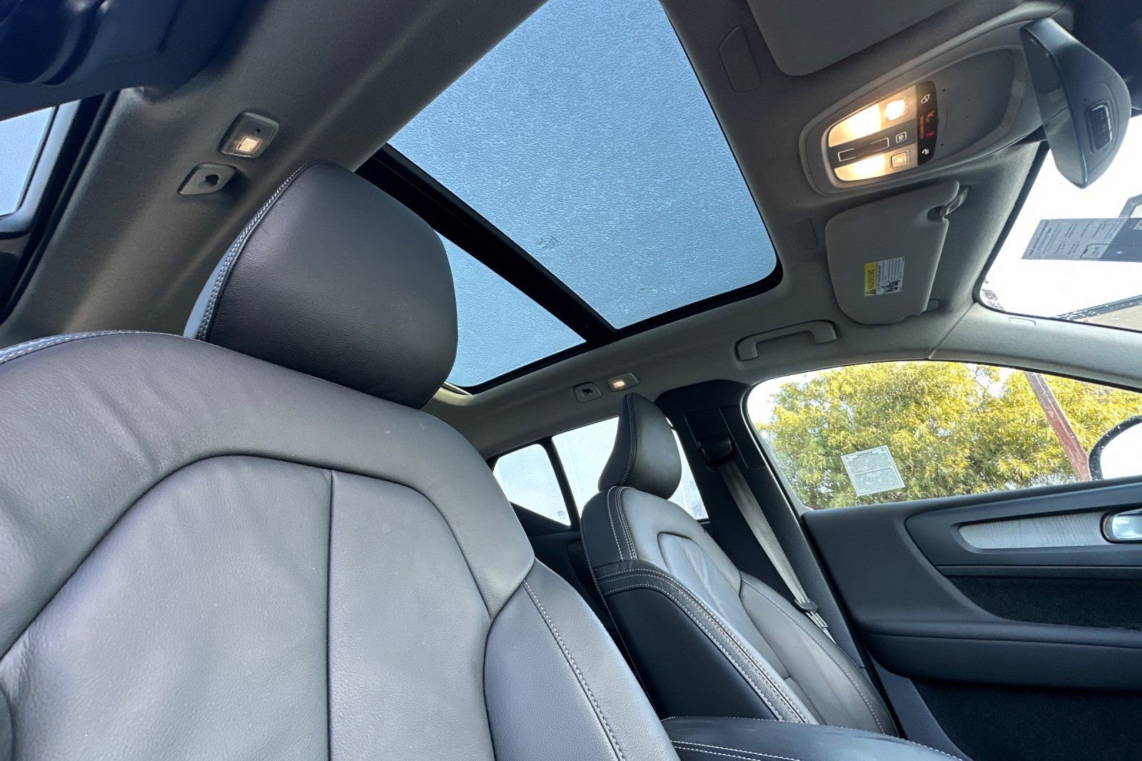 Certified 2023 Volvo XC40 B5 Plus w/ Driver Assist Package image 20