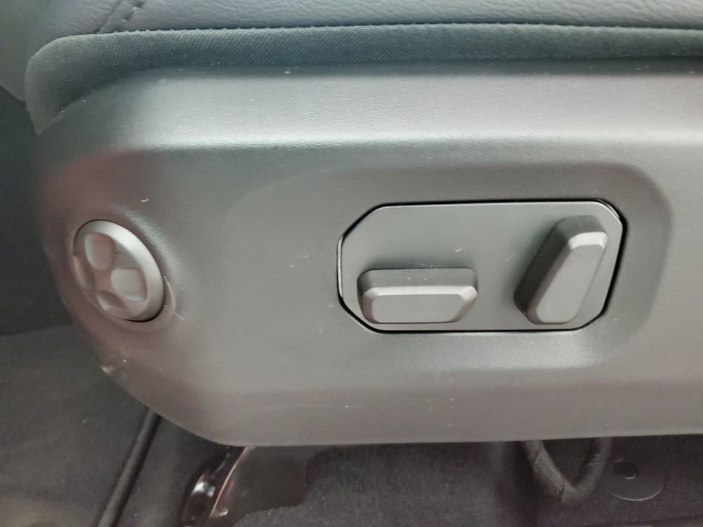 New 2025 Jeep Wrangler Sahara image 27