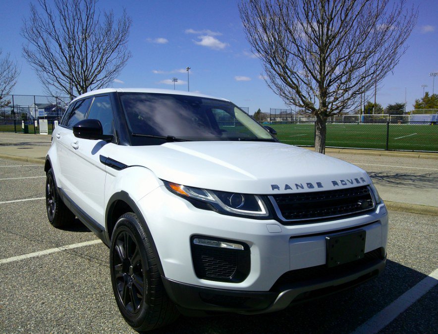 Used 2018 Land Rover Range Rover Evoque SE Premium image 5