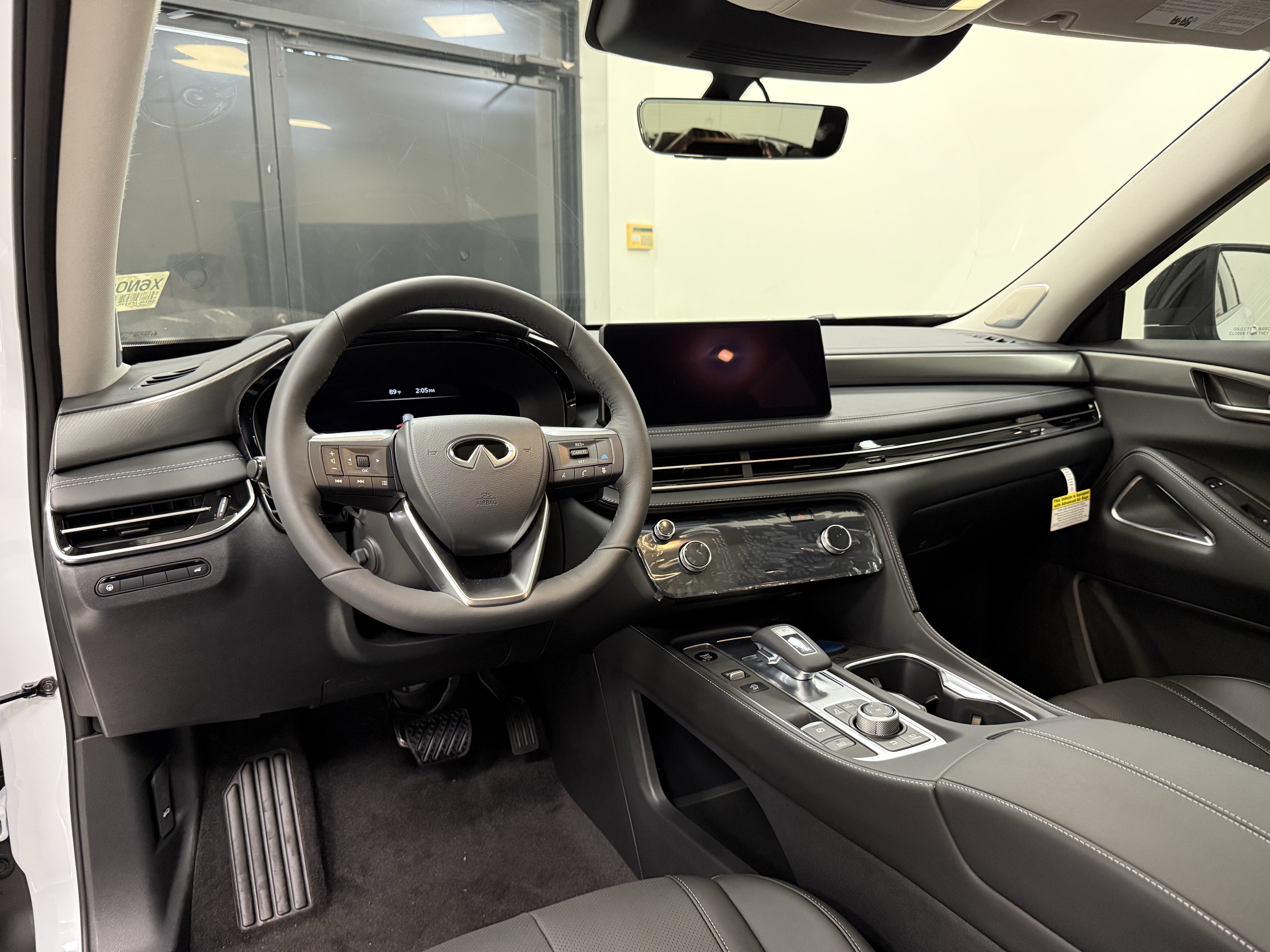 Certified 2027 INFINITI QX60 Luxe w/ Family Package FWD image 16