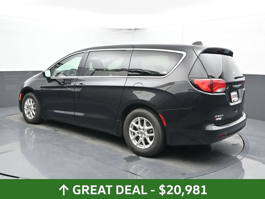 Used 2023 Chrysler Voyager LX FWD image 11