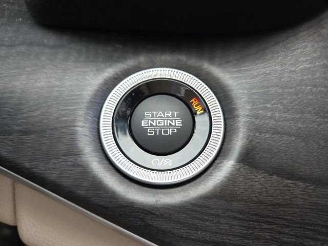 Used 2021 Jeep Grand Cherokee L Limited AWD/4WD image 11