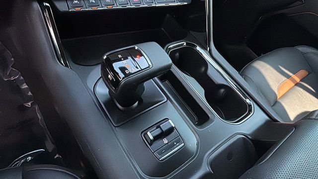 Used 2025 GMC Sierra 1500 AT4 w/ Technology Package image 30