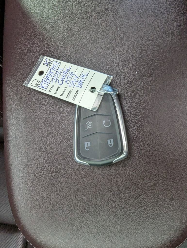 Used 2021 Cadillac XT6 Premium Luxury w/ LPO, Floor Liner Package image 26