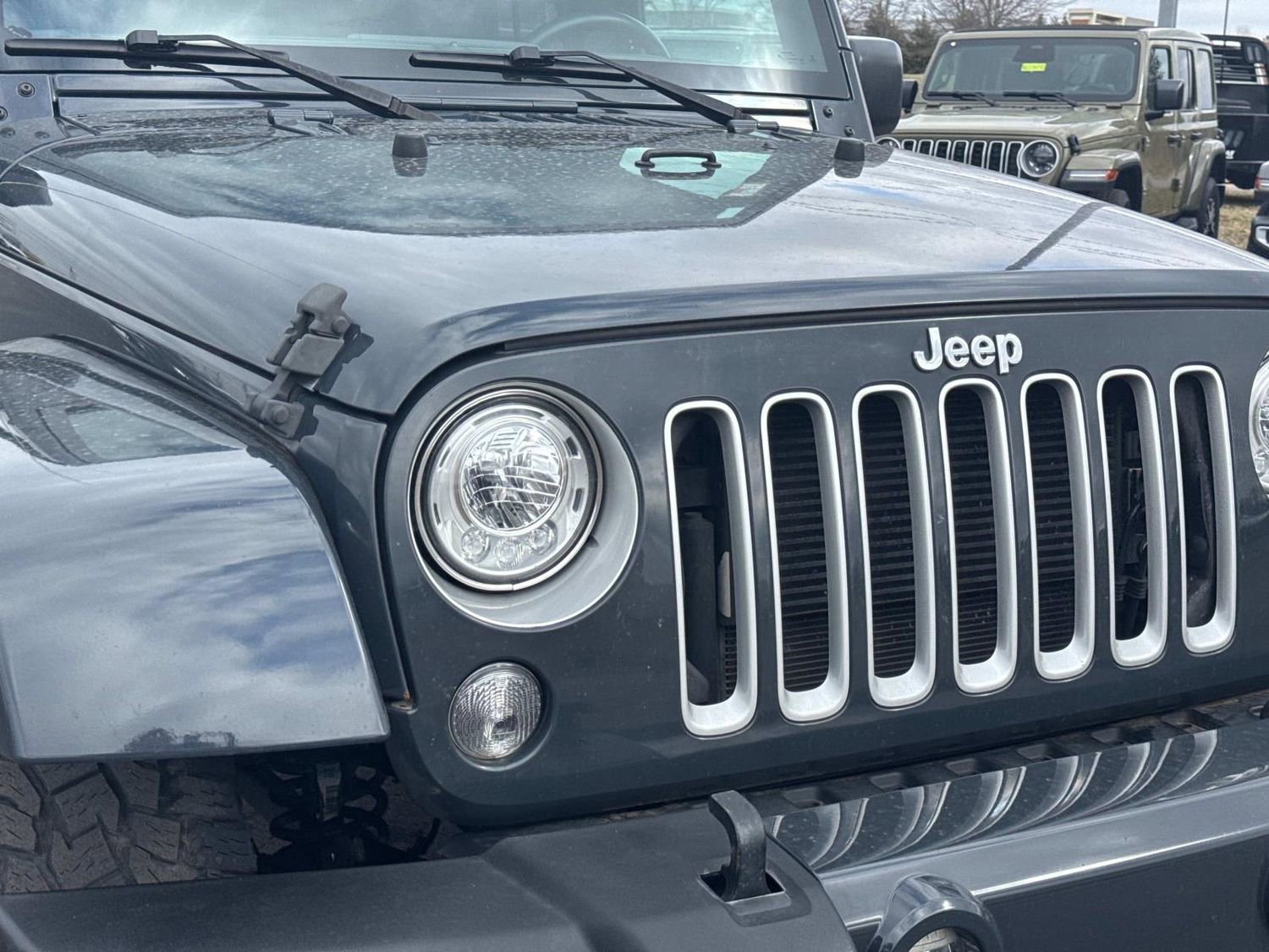 Used 2017 Jeep Wrangler Unlimited Sahara w/ Max Tow Package image 10