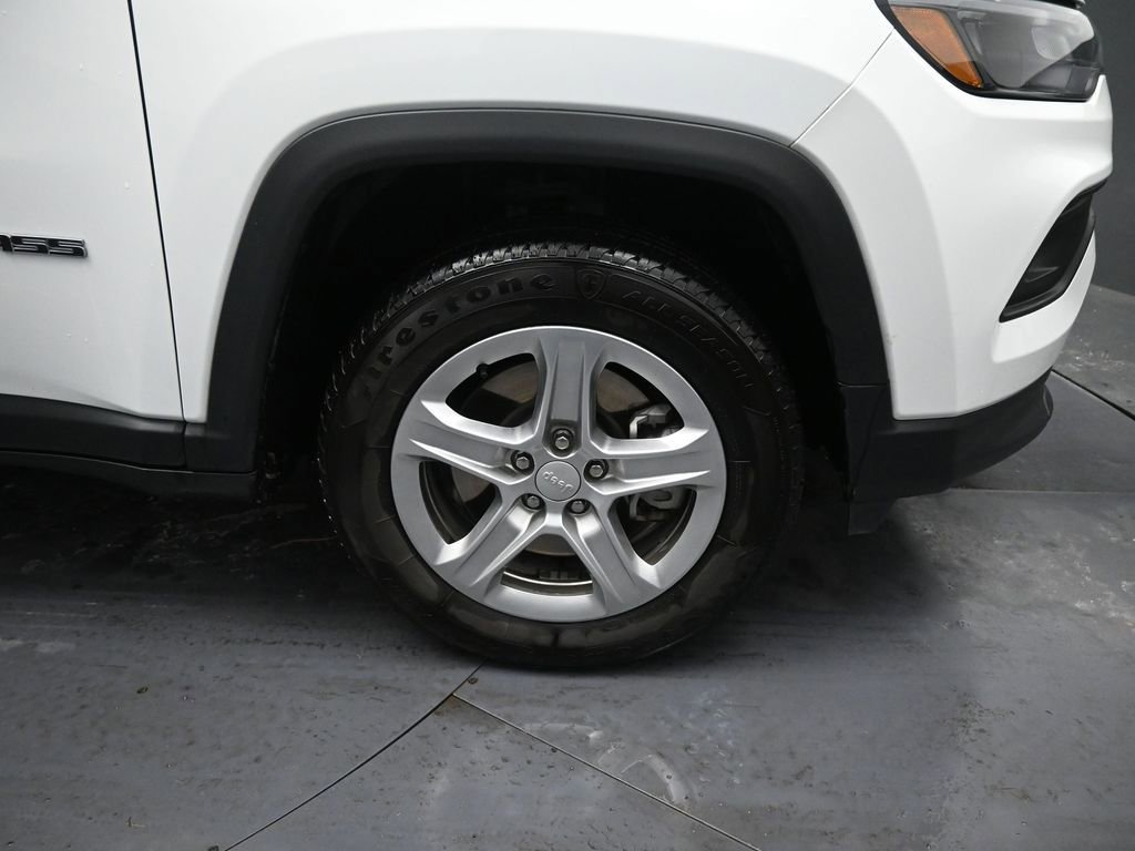 Used 2024 Jeep Compass Latitude image 17