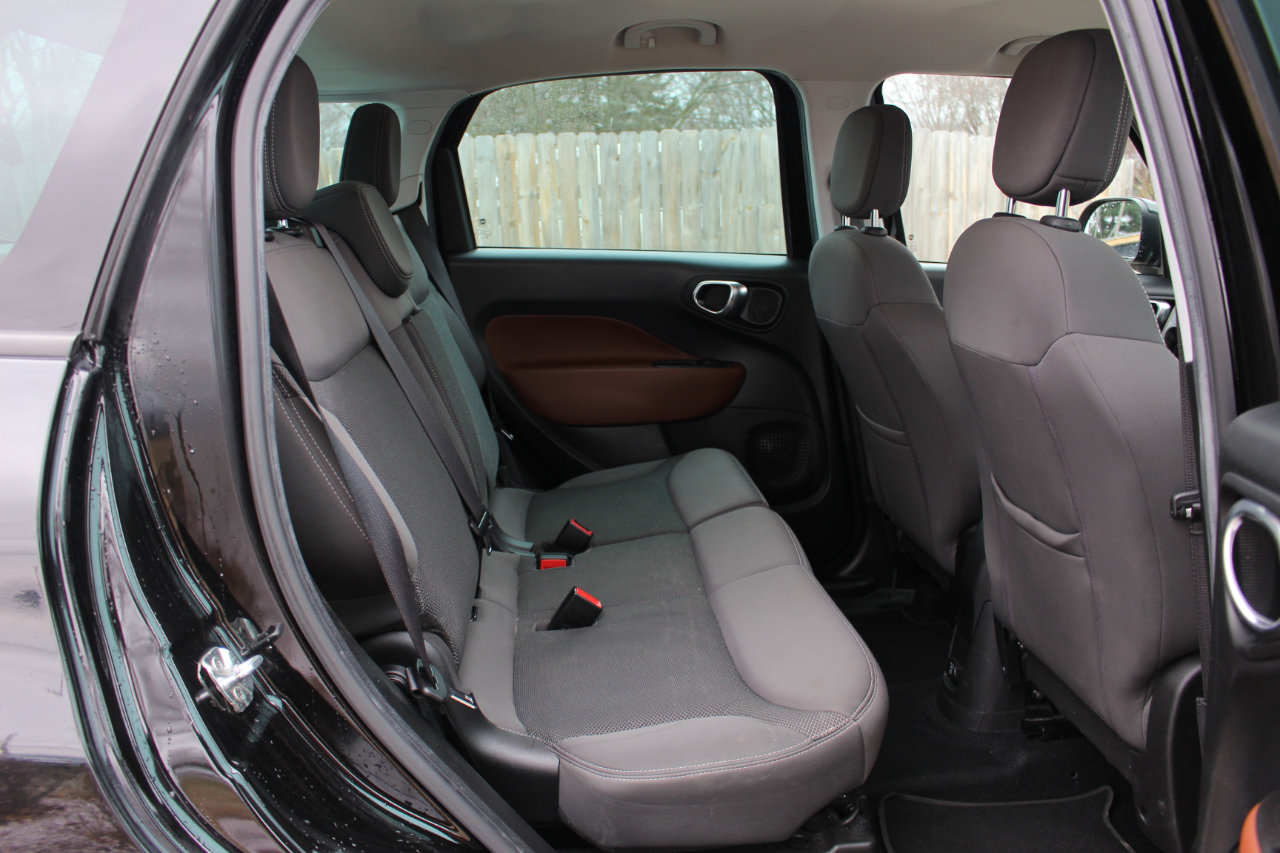 Used 2014 FIAT 500L Trekking w/ Popular Equipment Group image 35