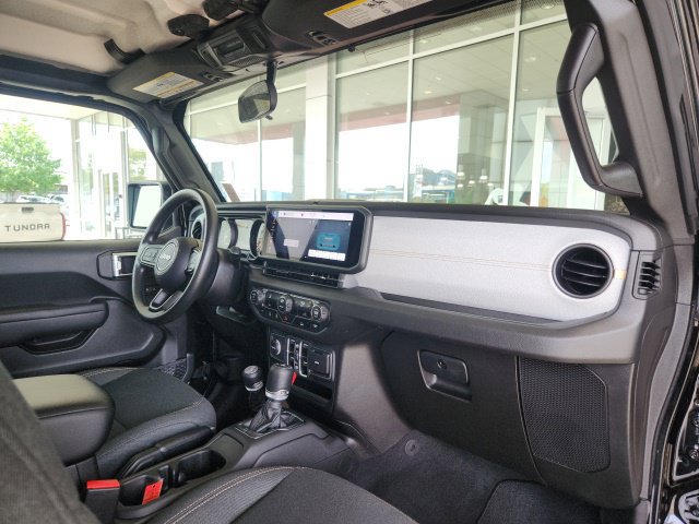 Used 2025 Jeep Gladiator Sport AWD/4WD image 29