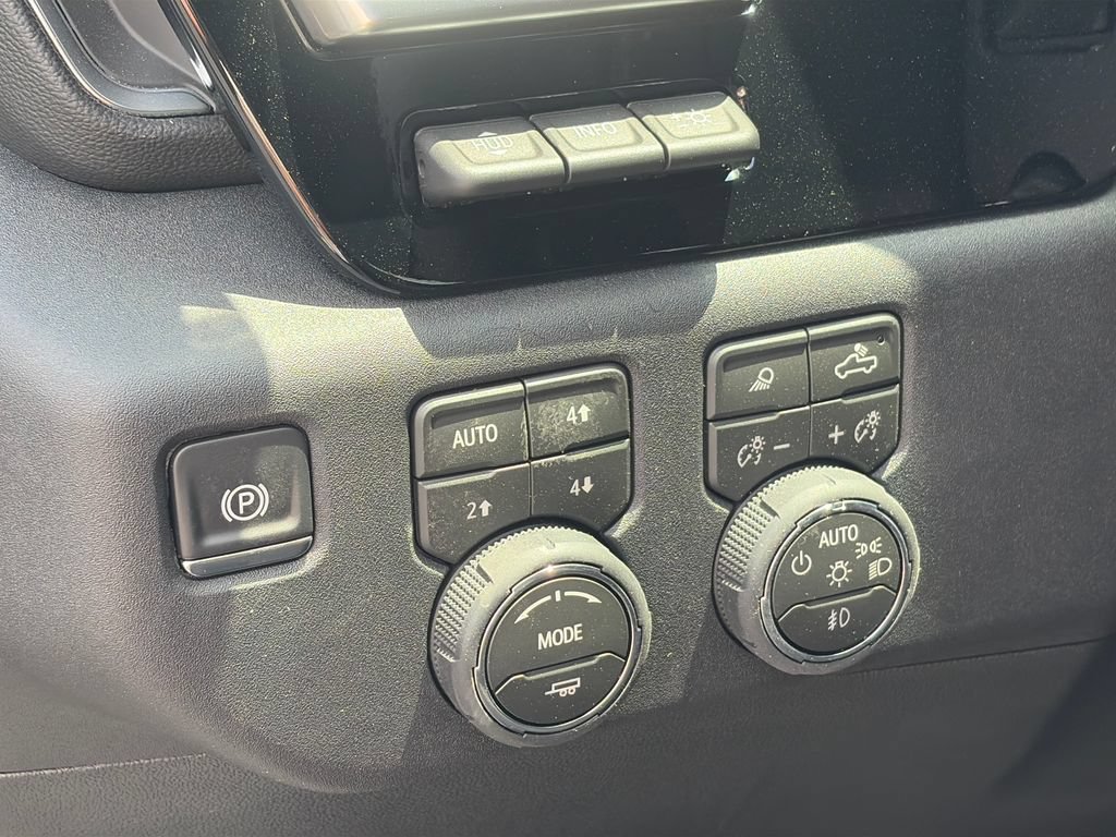 New 2026 Chevrolet Silverado 1500 High Country AWD/4WD image 17