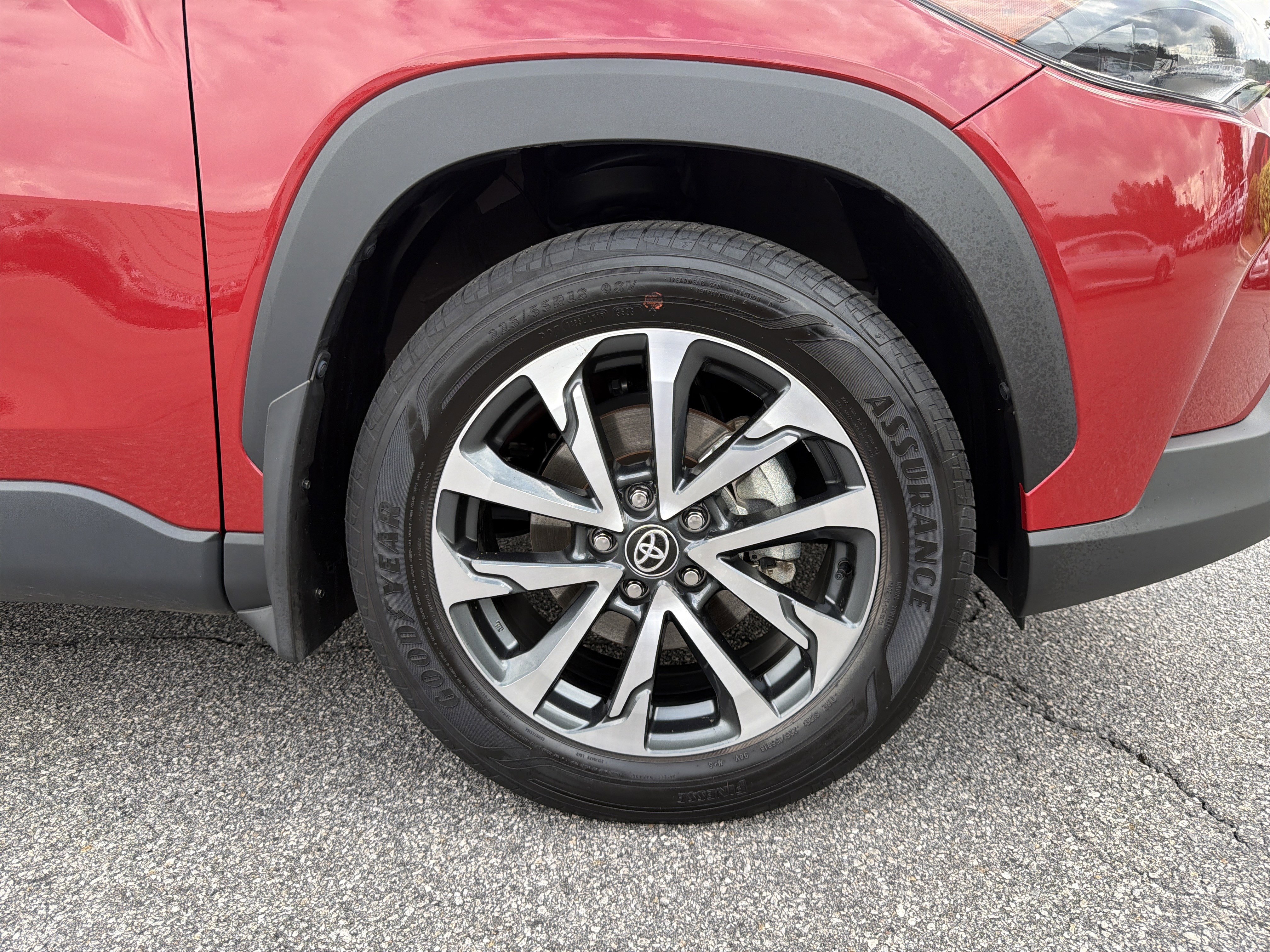 Certified 2023 Toyota Corolla Cross XLE image 24