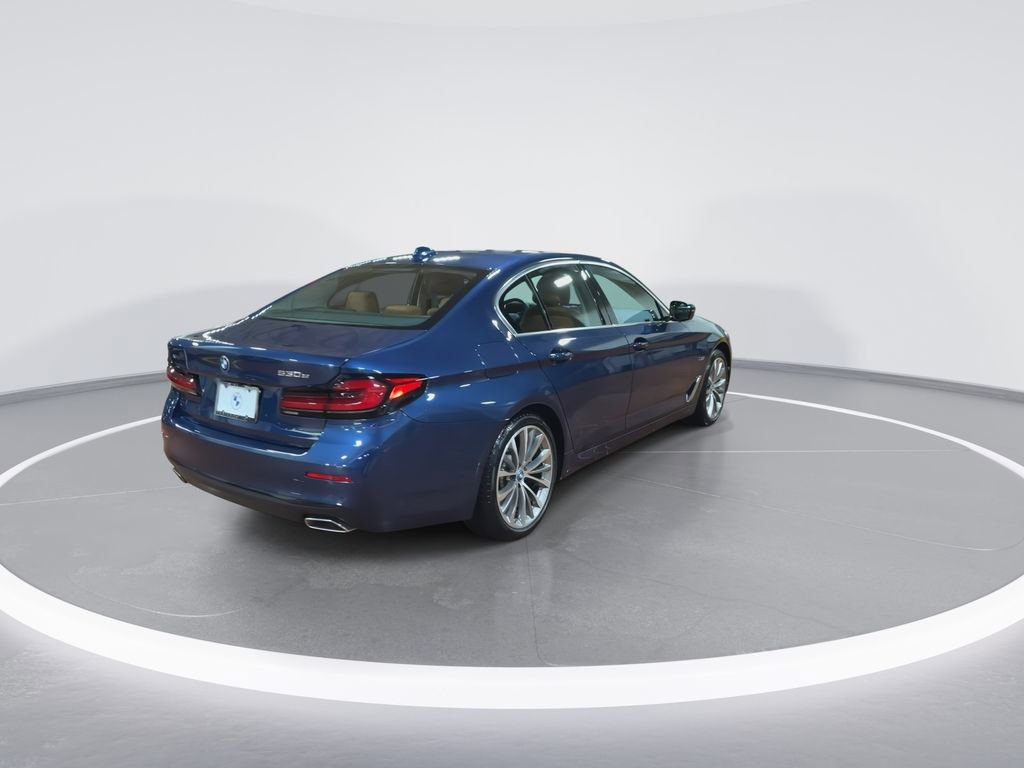 Certified 2022 BMW 530e xDrive w/ Premium Package image 8