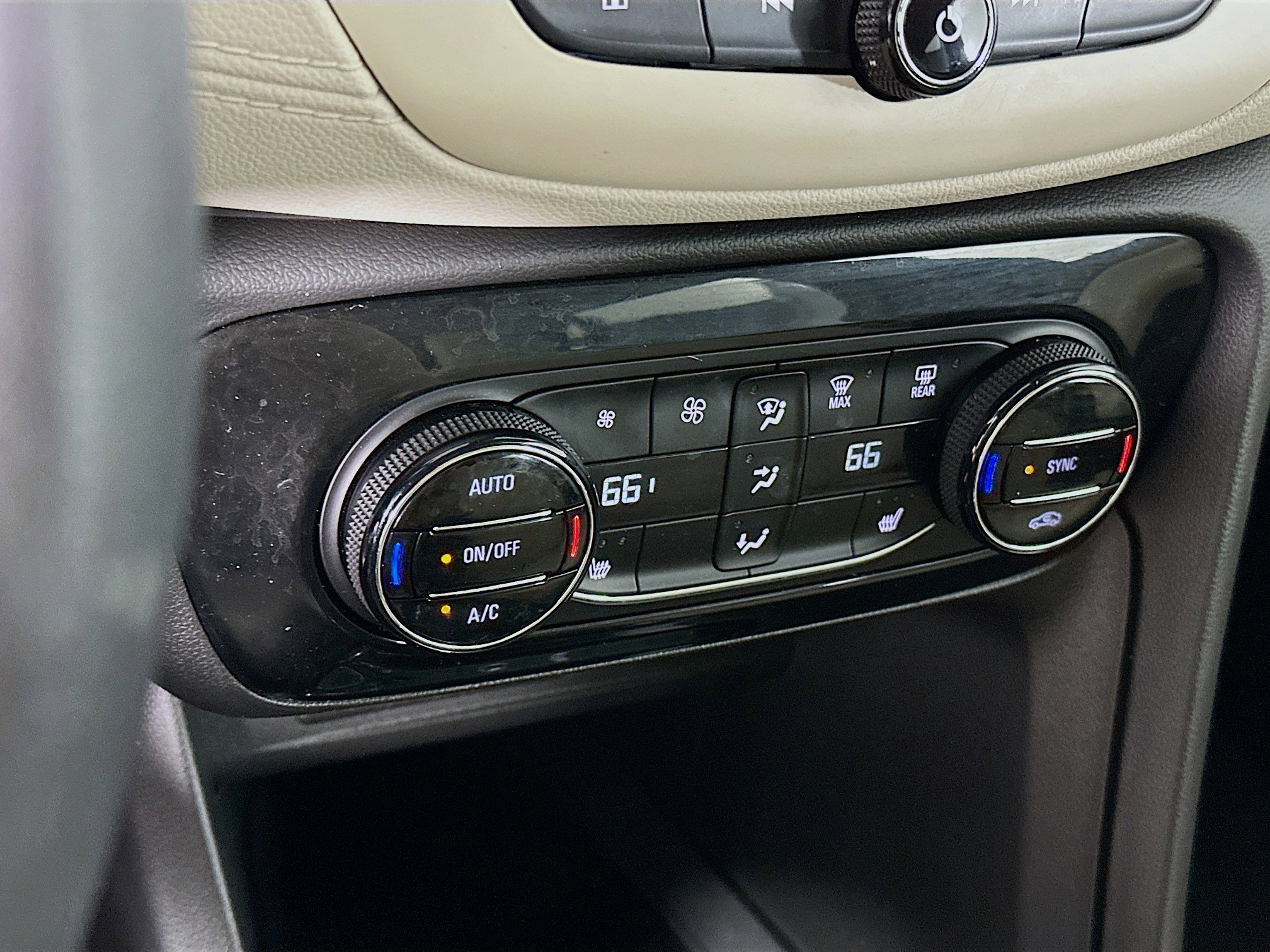 Used 2022 Buick Encore GX Select image 22