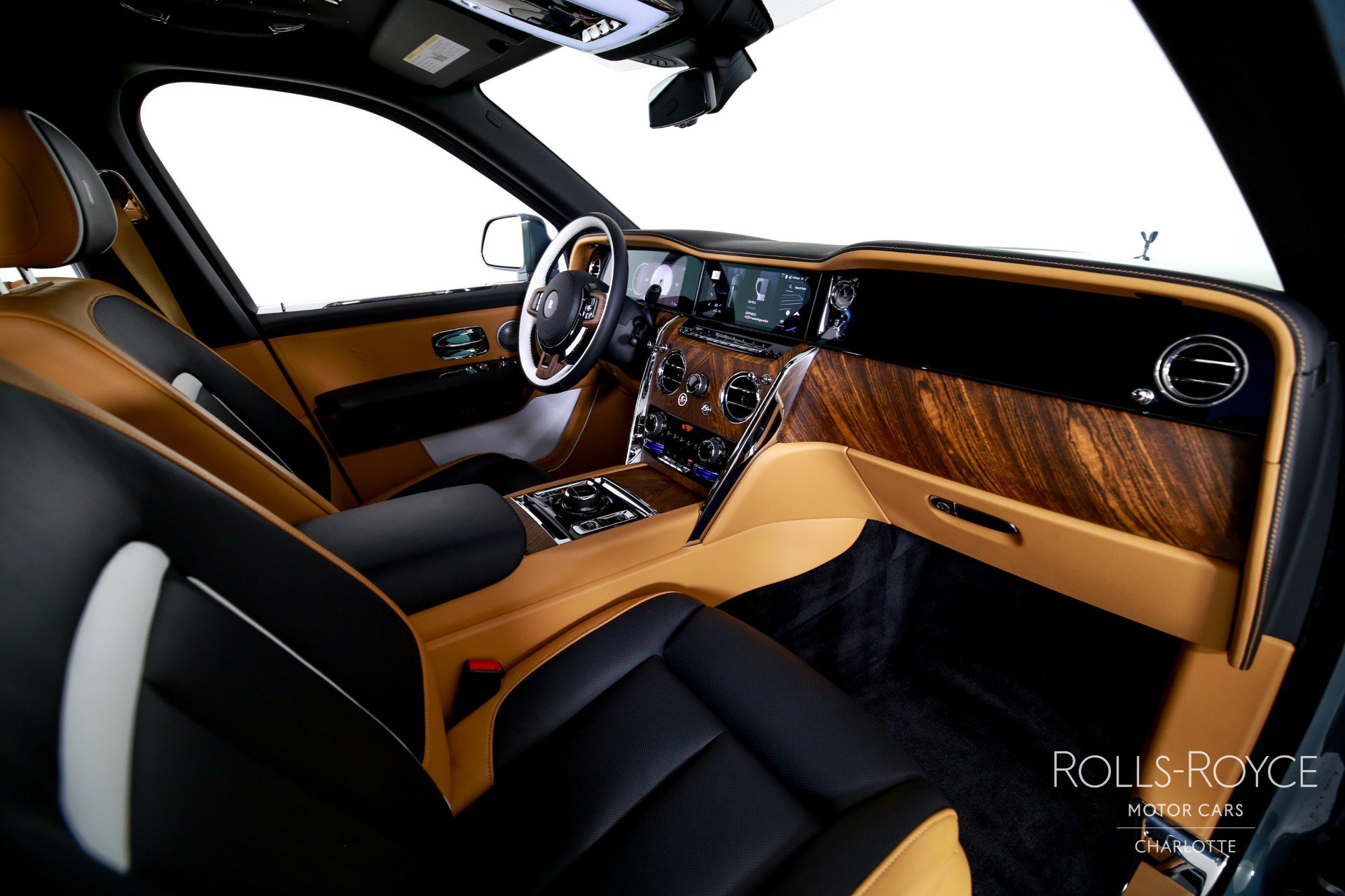 Used 2025 Rolls-Royce Cullinan image 37