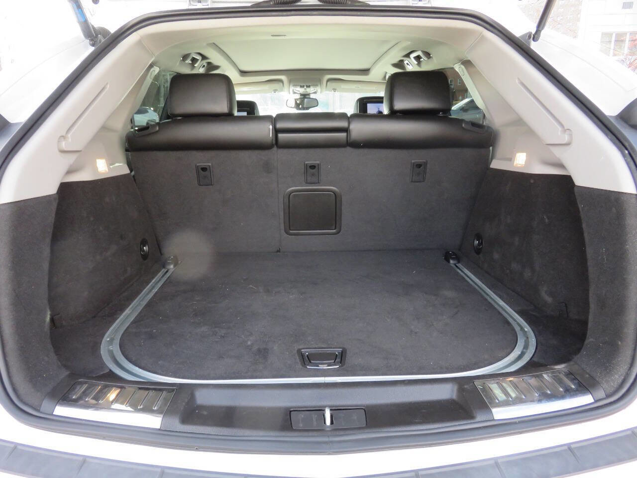 Used 2013 Cadillac SRX Luxury image 27