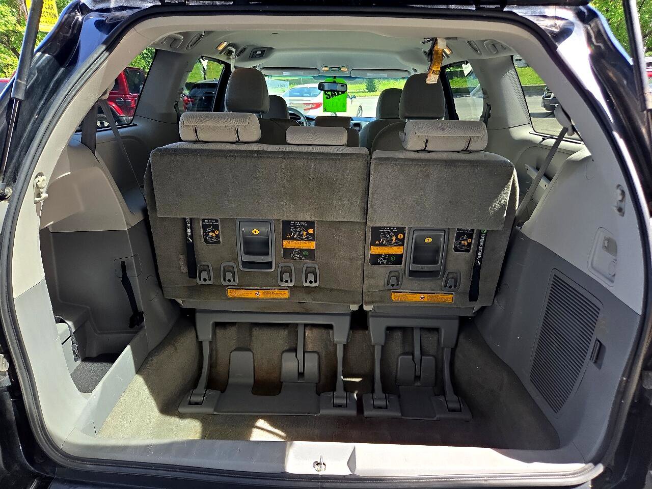 Used 2014 Toyota Sienna LE image 14