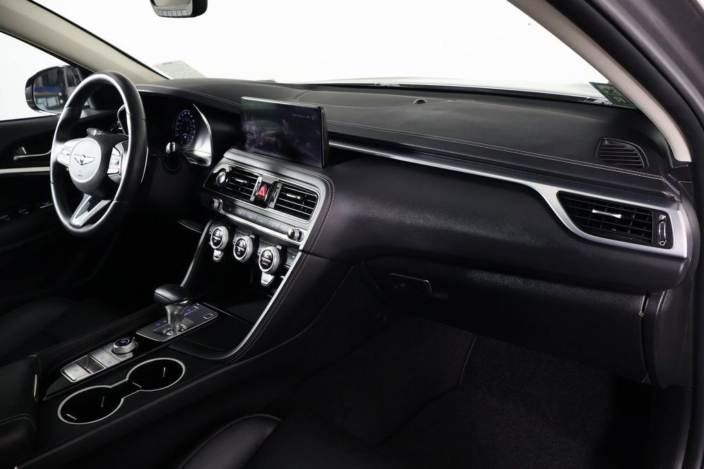 Used 2023 Genesis G70 2.0T image 9