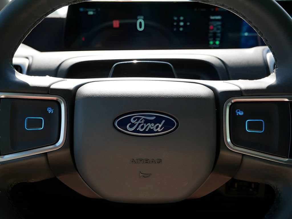 Used 2025 Ford Expedition Active AWD/4WD image 20