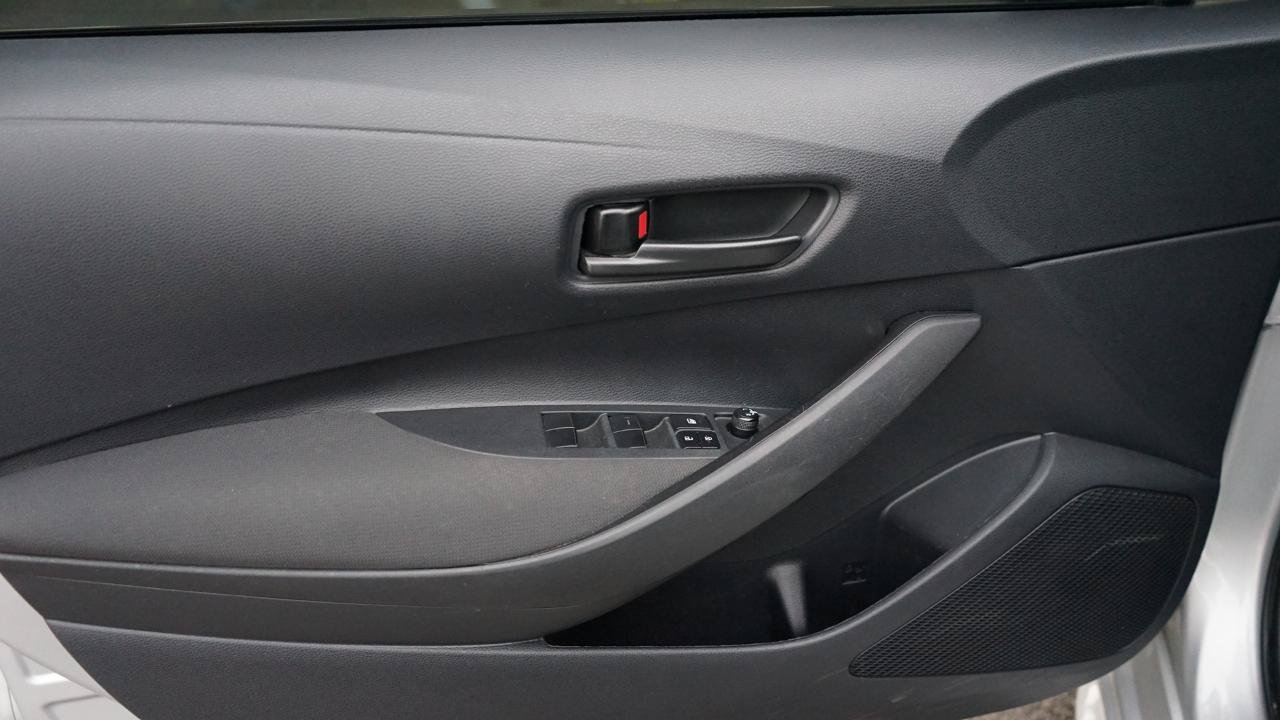 Used 2024 Toyota Corolla LE FWD image 9