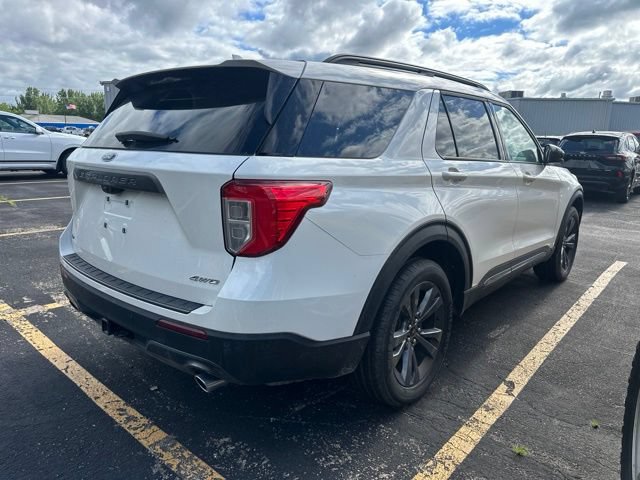 Used 2024 Ford Explorer XLT w/ XLT Sport Appearance Package AWD/4WD image 13