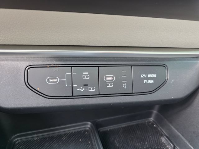 Used 2025 Kia Carnival SX FWD image 34
