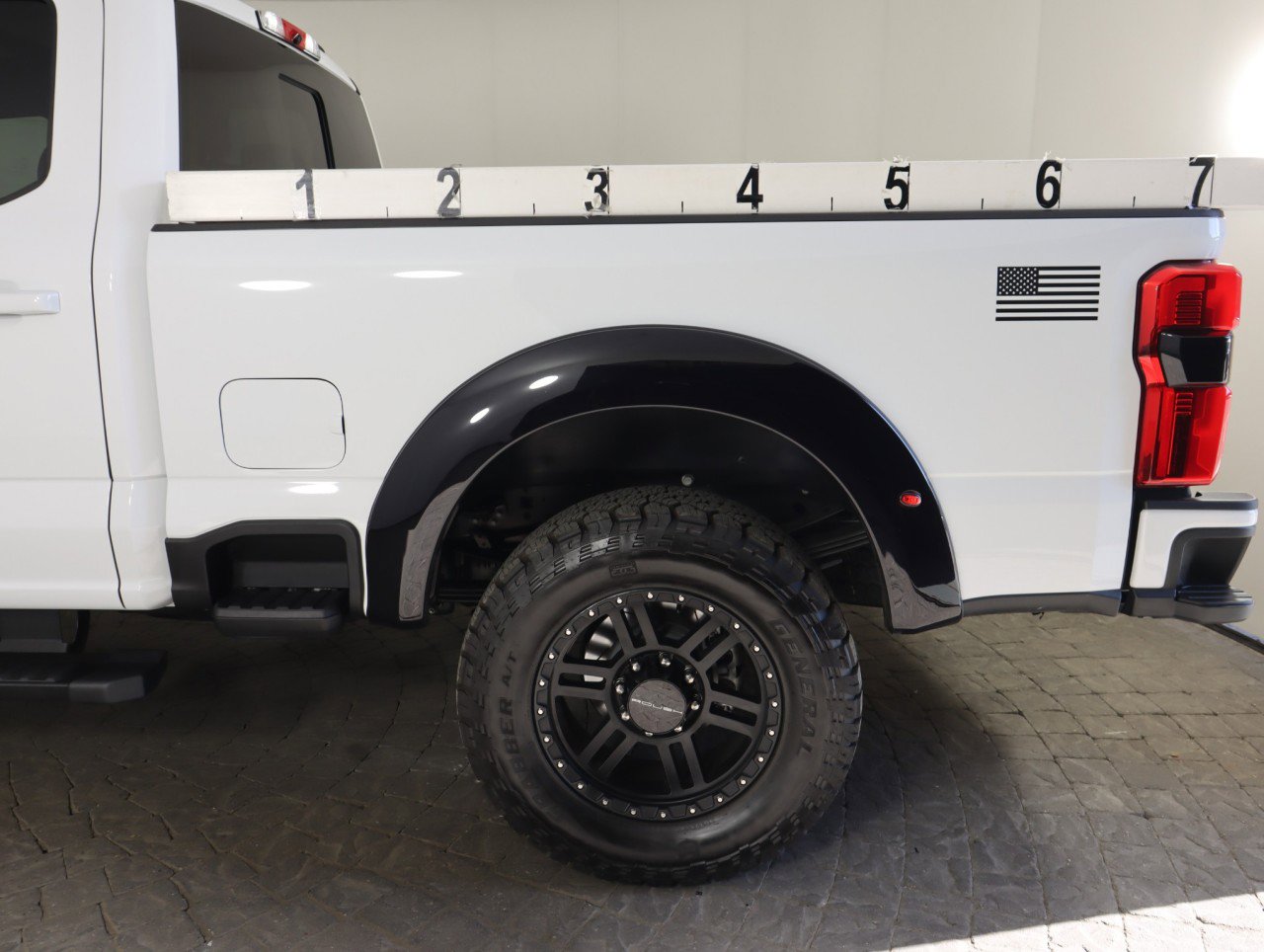 Used 2025 Ford F250 Lariat w/ Lariat Ultimate Package image 5