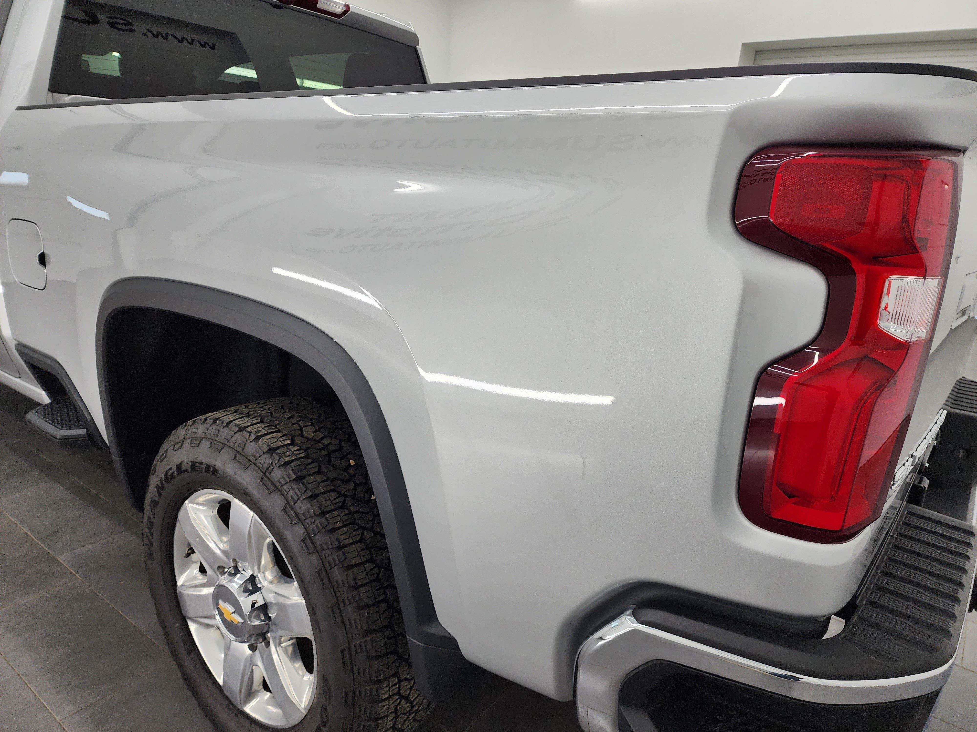 Used 2023 Chevrolet Silverado 3500 LTZ w/ Gooseneck/5TH Wheel Package AWD/4WD image 32