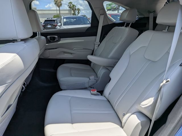 Used 2025 Kia Sorento EX w/ Panoramic Sunroof Package FWD image 13